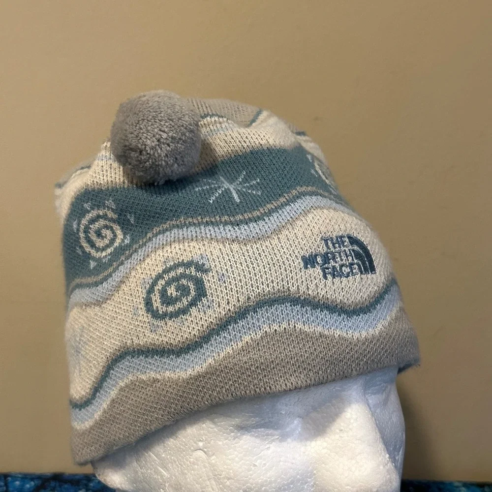 The North Face Beanie Hat Blue Grey Snowflake Swirl Pom Pom Made in Canada M/L